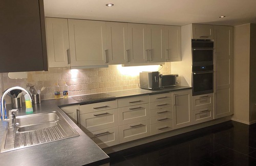 Trondheim Apartment | Modern flat with AC 3-bedrooms and balcony.