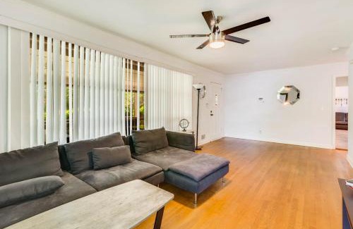 Mountain Brooke House | Modern Hideaway Sleeps 14 Backyard & WiFi