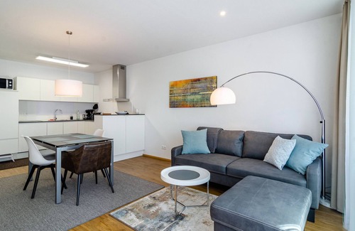 Ueberlingen Apartment | Modern Holiday Apartment "Alex" with Wi-Fi and Balcony