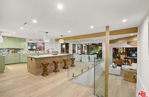 Beachwood Canyon House | MODERN HOLLYWOOD HILLS MANSION | 5 BEDROOMS | VIEWS | BRAND NEW