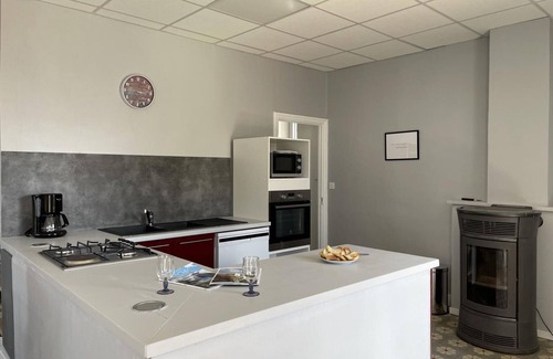 La Chabanne Cottage | Modern House with Bourbonnais Mountain View