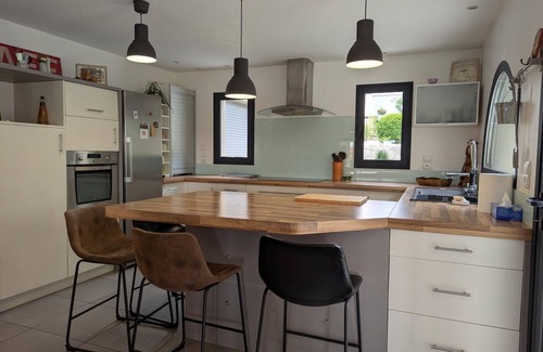 Soyaux Cottage | Modern house with private pool, enclosed garden, and wifi