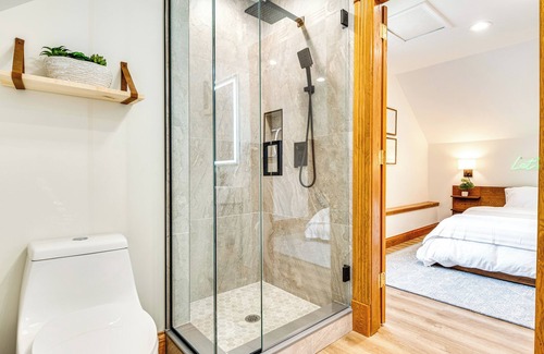 Lockerbie Square Condo | Modern Indianapolis Condo Near Monument Circle!