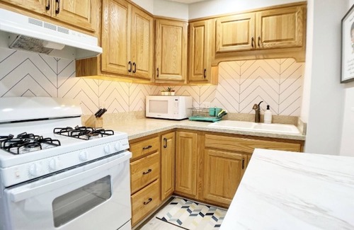 Corning House | Modern King walk to Market Street