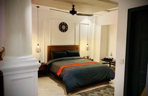 Lahore Hotel | Modern Lahore Retreat withnSwimming Pool & Prime City Access.