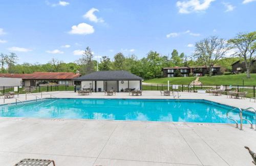 Lake Geneva House | Modern Lake Geneva Condo with Year-Round Views