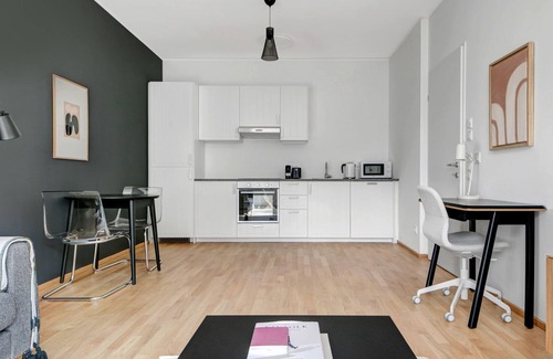 Erdberg Apartment | Modern Landstraße 1BR w/Amazing Views, steps from Danube, by Blueground