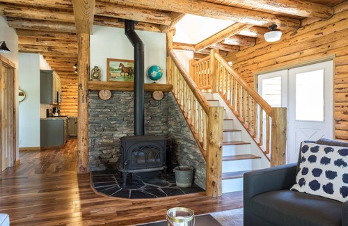 Nevada City Cabin | Modern Log Cabin on Cascade Canal, 5 minutes to Downtown Nevada City