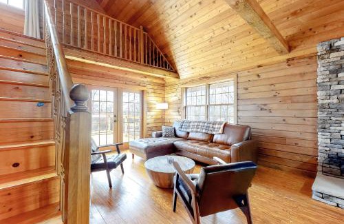 Town of Torrey House | Modern Log Cabin with Vineyard Views