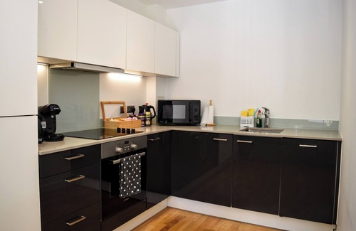 Deptford Apartment | Modern London Apartment near Greenwich - City View