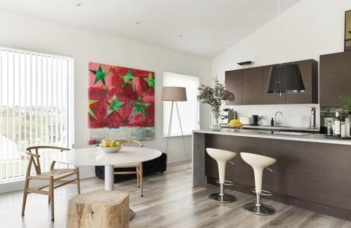 Reykjavik Apartment | Modern Luxury Apartment - Ocean & Mountain Views