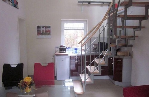 Altglienicke House | Modern maisonette flat with terrace