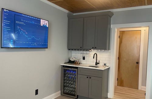 Bassett Condo | Modern meets Classic: condo on the Smith River