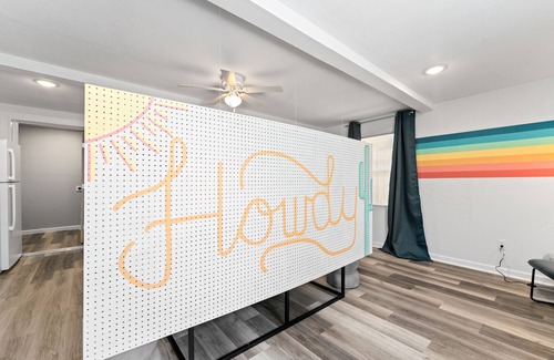 Lubbock House | Modern ✮ MOD-POD ✮ - 1bd/1 bath