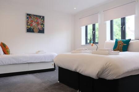 Ealing Common Apartment | Modern one Bedroom Apartment in Ealing Common