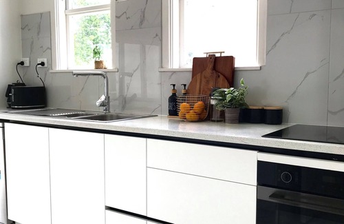 Onehunga House | Modern, recently renovated private house with parking in Auckland