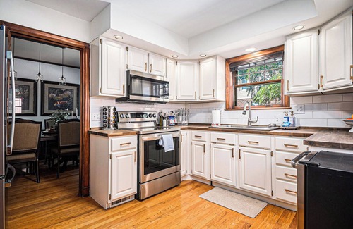 Morton Meadows House | Modern Retreat! Games, Fenced, Close to Downtown!