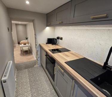 Ciliau-Aeron Apartment | Modern Retreat near Aberaeron - Luxe 1 bed Escape