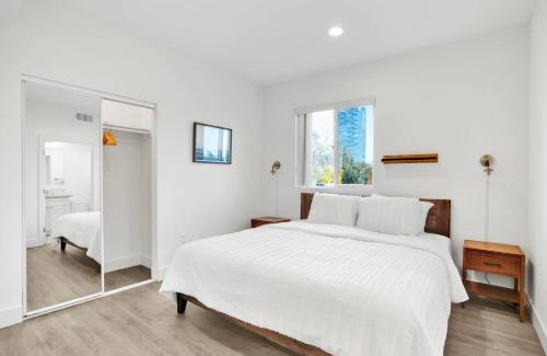 Pico-Union House | Modern Rooftop Villa