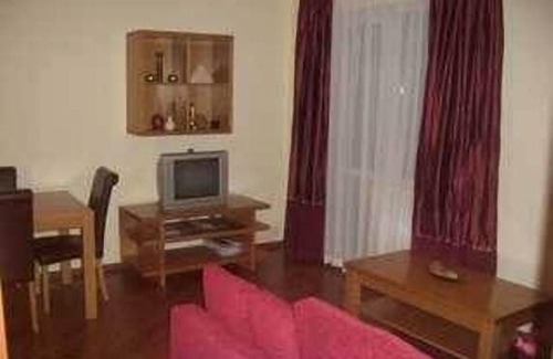 Kvartal Noviya Grad Apartment | Modern ski apartment on 1st floor, shared indoor swimming pool