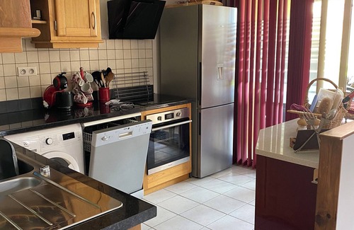 Brantome-en-Perigord House | Modern Spacious Villa 15 minutes walk to the centre of Brantome