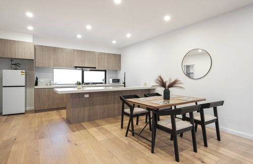 Glen Waverley House | Modern Spacious 3BR2BA townhouse Glen Waverley