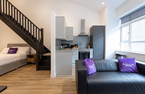 Cheetham Hill Apartment | Modern Spacious Duplex in the Heart of Manchester