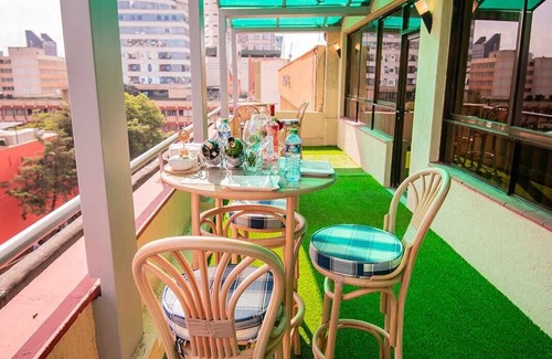 Westlands Apartment | Modern , Spacious King Studio with Kitchenette