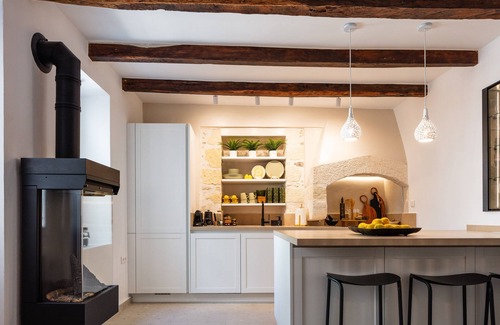 Old Town Rethymnon Villa | Modern Stone Villa Lemonia w/(heated-hot tub)pool/Steam room, Old City, Rethymno