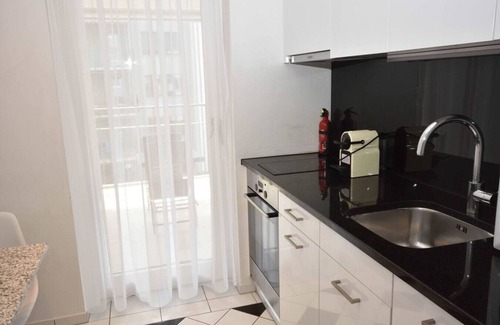 Seefeld Apartment | Modern studio in the city center (Flower 32)