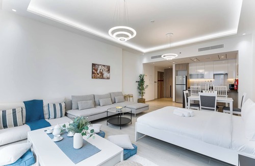 Jumeirah Lake Towers Apartment | Modern Studio w/Pool, Gym, Sauna and Great Views