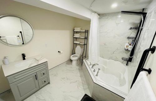 Thorold Apartment | Modern Thorold Apt with Pool Table