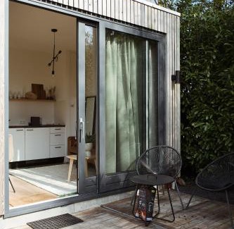 Elahuizen House | Modern Tiny House op rustig Watersportpark