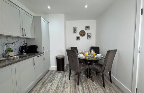 Swindon Apartment | Modern Two-Bedroom Flat