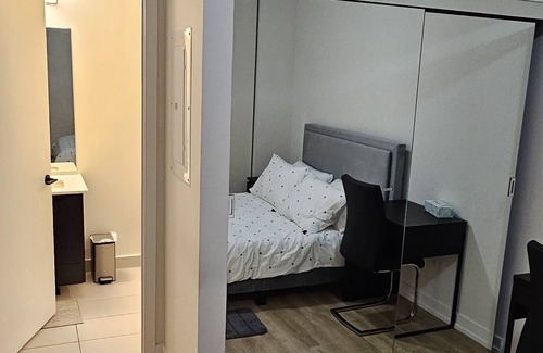 Harwood Condo | Modern upscale spacious fully equipped and cozy condo in The Junction Toronto