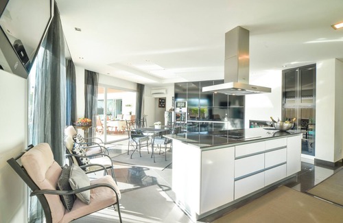 Carvoeiro Villa | Modern Villa, amazing private pool