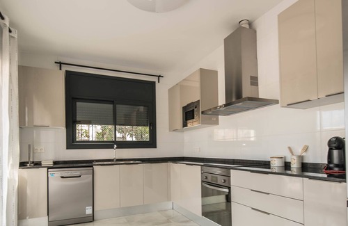 El Vendrell Ski Chalet | Modern villa Elvira