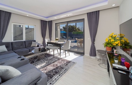 Manavgat Apartment | Modern Villa w Pool 15 min to Beaches and Mall