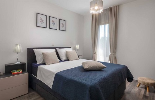 Dicmo Villa | Modern villa with beautiful garden and swimming pool in Sičani