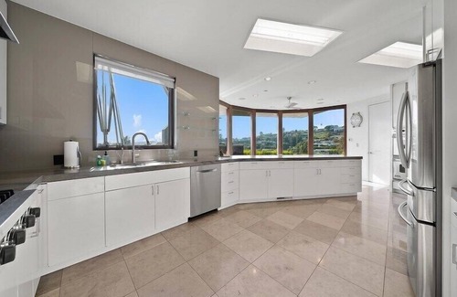 Trousdale Estates House | Modern Villa with Spectacular City & Ocean Views in Trousdale Estates