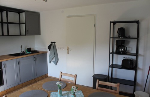 Struppen Apartment | Moderne Ferienwohnung mit Großem Außenbereich, Familien- und Haustierfreundlich