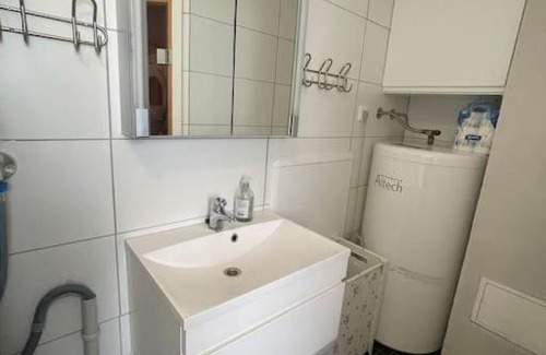 Vagan Apartment | Moderne leilighet med badstue og havutsikt