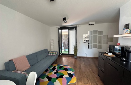 Universitat Apartment | Modernes Appartement mit Wohnküche Zwischen Stuttgart Hbf und Katharinenhospital