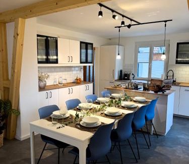 Boeblingen House | Modernes Ferienhaus mit Kochinsel, Garten, 2 Parkplätze inkl, 4-8 Pers