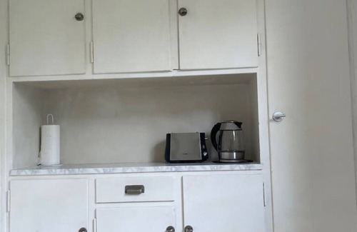 Seefeld Apartment | Modest studio in the city center (Cross 4)