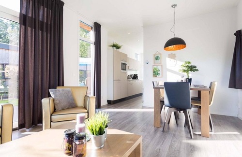 Lunteren Ski Chalet | ✓ Module at Landgoed de Scheleberg ✓ Vacation house for 5 people ✓ Located in Lunteren (Gelderland) ✓ Vacation park in the Veluwe ✓ Book directly with the park