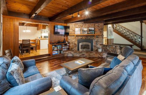 Carnelian Bay House | Molly's Treehouse By Hauserman Rentals