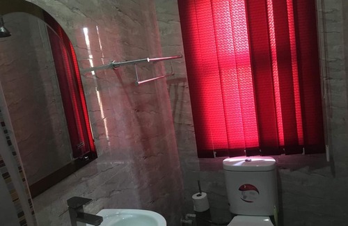 Ibadan Hotel | Momak 4 Hotel & Suites