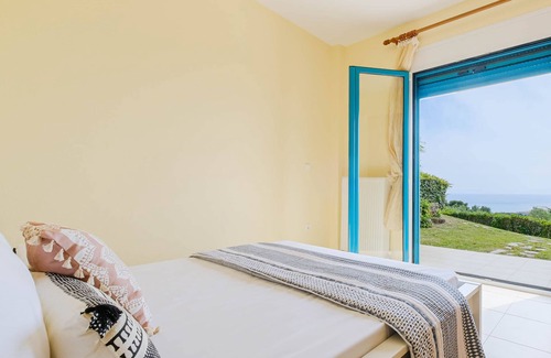 Kassandra House | Momento 3-bdrm Villa with shared pool, Poseidi