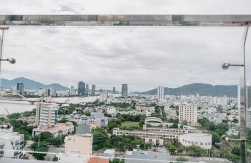 Son Tra Apartment | Monarchy Luxury Apartment 3 Bedroom in DaNang by Villuxy